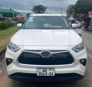 Toyota Highlander 2022 White