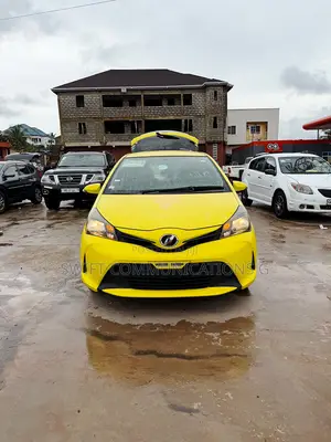 Toyota Vitz 1.5 FWD 3dr 2015 Yellow