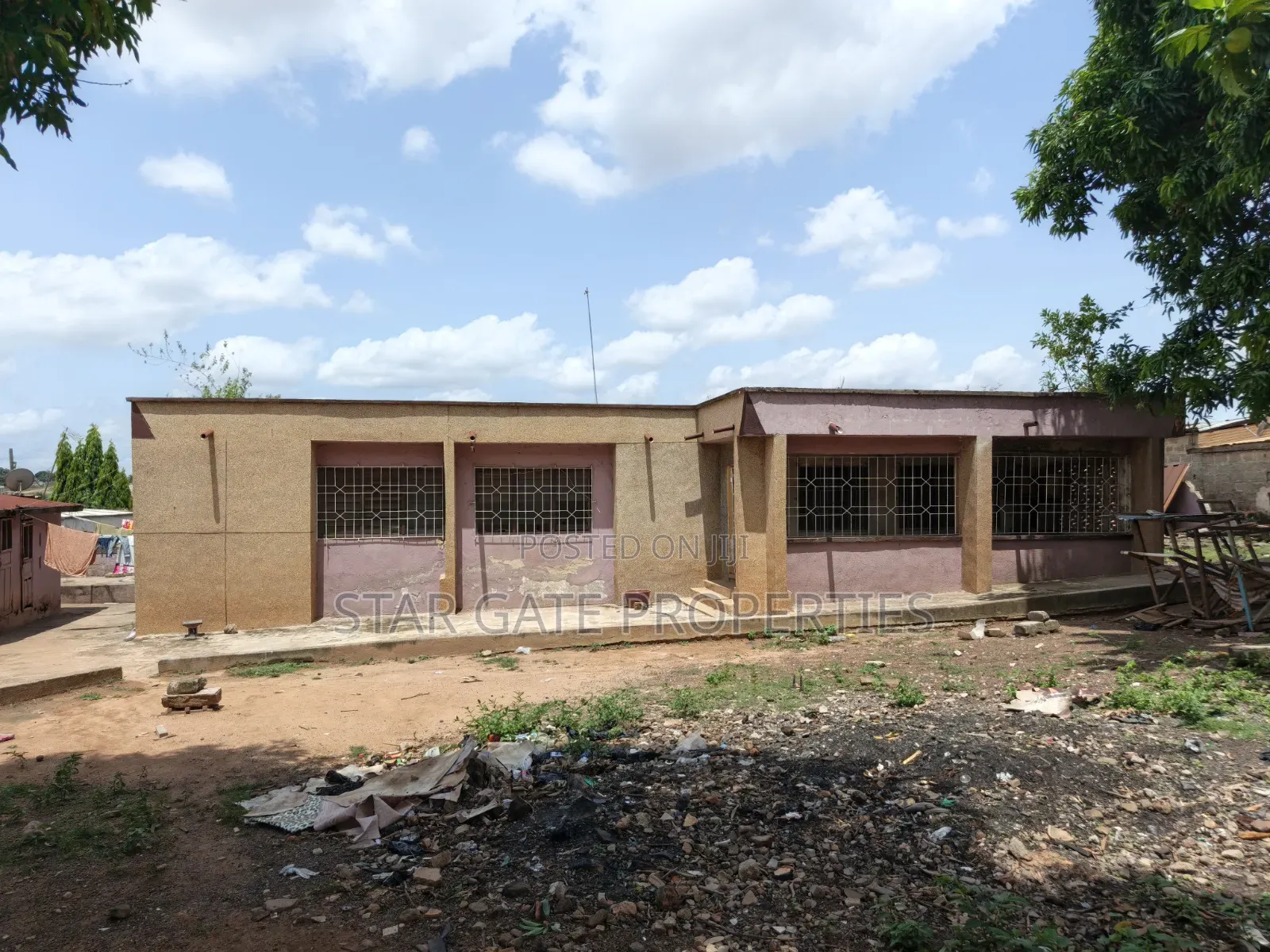 5bdrm House in Buokrom, Kumasi Metropolitan for sale