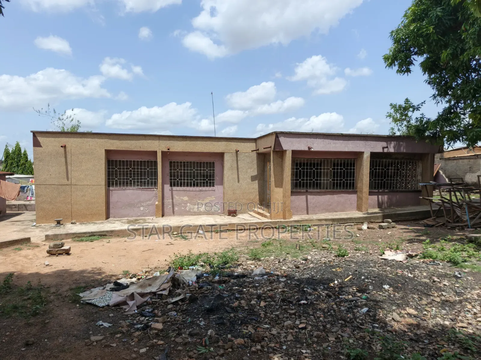 5bdrm House in Buokrom, Kumasi Metropolitan for sale