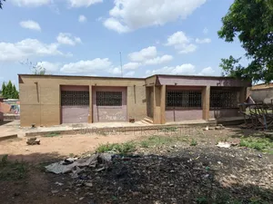 5bdrm House in Buokrom, Kumasi Metropolitan for sale
