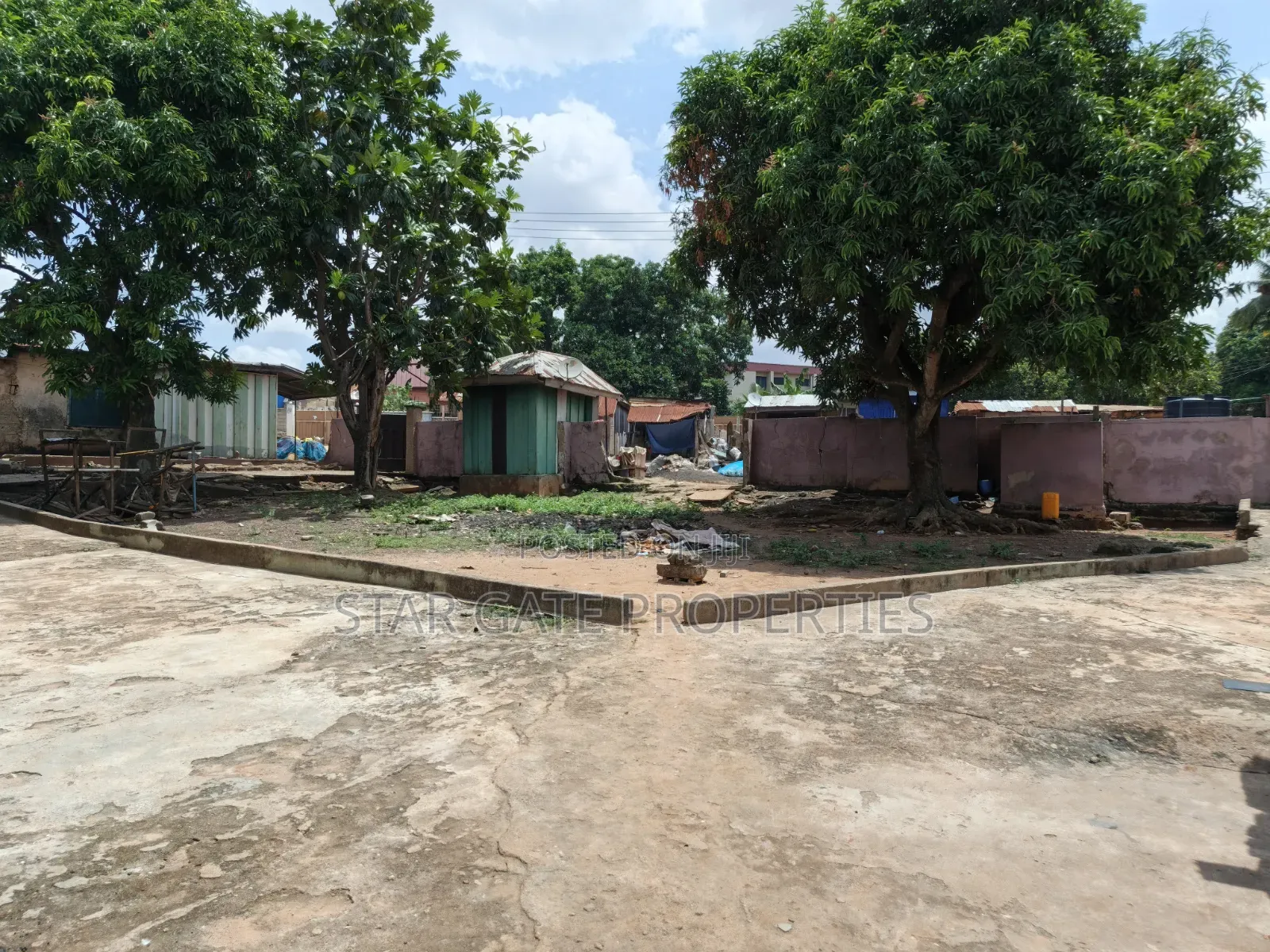 5bdrm House in Buokrom, Kumasi Metropolitan for sale