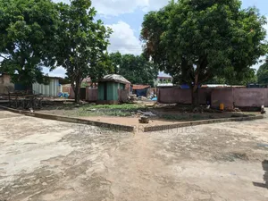 5bdrm House in Buokrom, Kumasi Metropolitan for sale