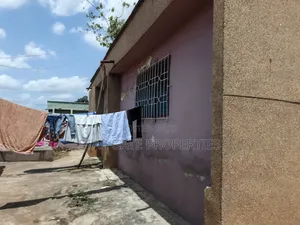 5bdrm House in Buokrom, Kumasi Metropolitan for sale