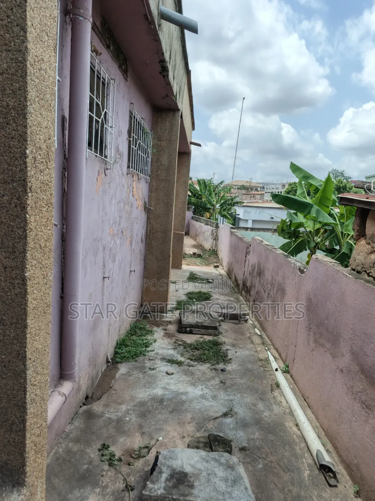 5bdrm House in Buokrom, Kumasi Metropolitan for sale