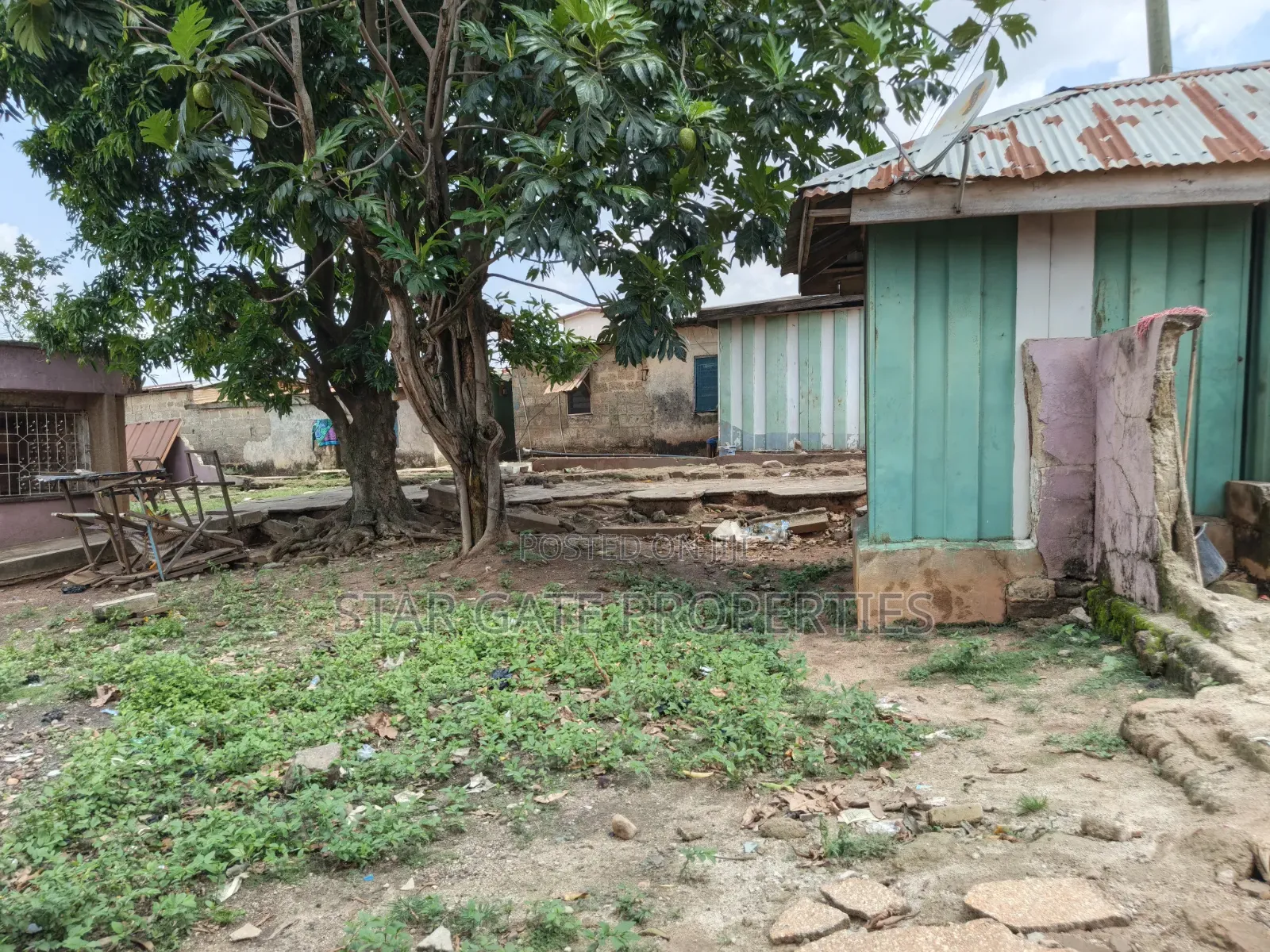 5bdrm House in Buokrom, Kumasi Metropolitan for sale