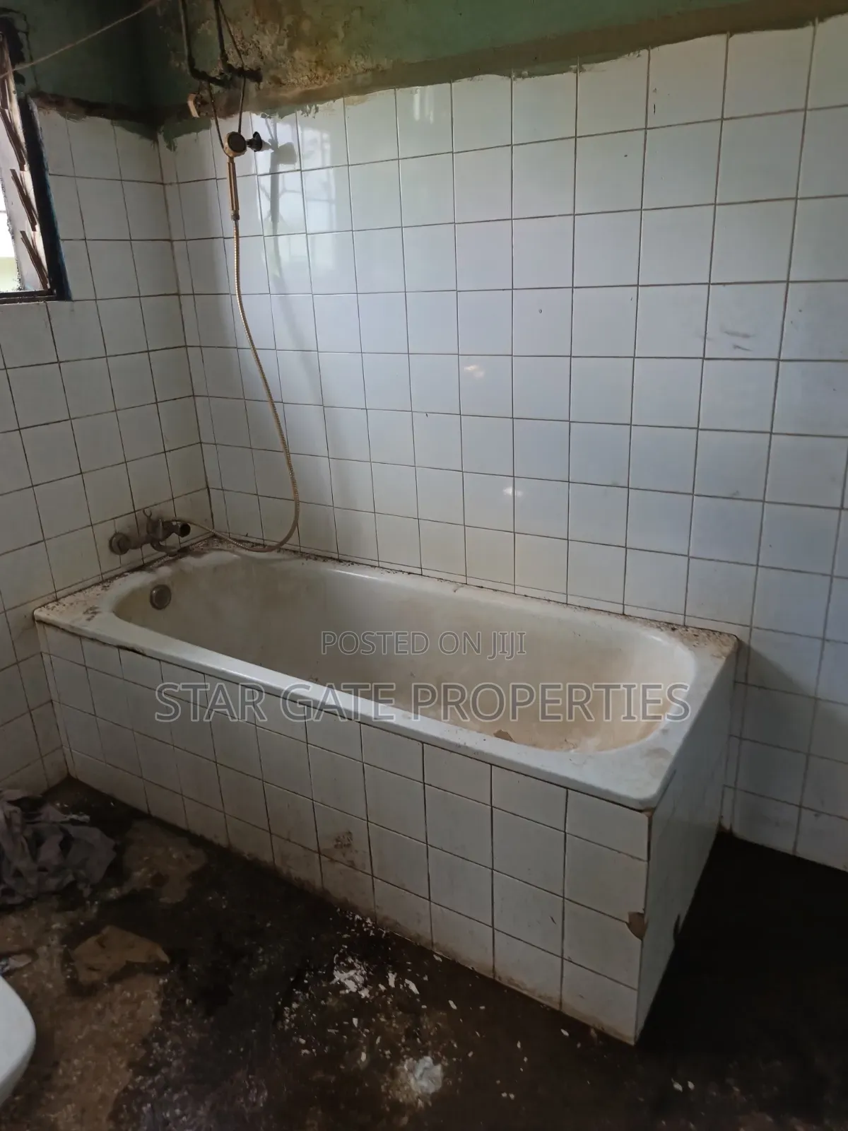 5bdrm House in Buokrom, Kumasi Metropolitan for sale