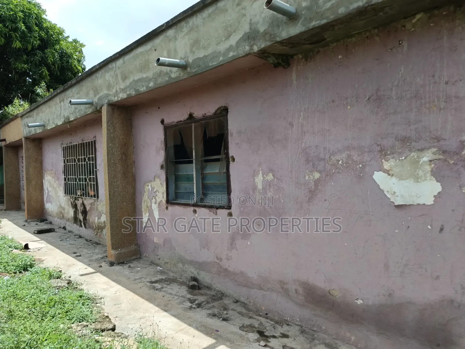 5bdrm House in Buokrom, Kumasi Metropolitan for sale