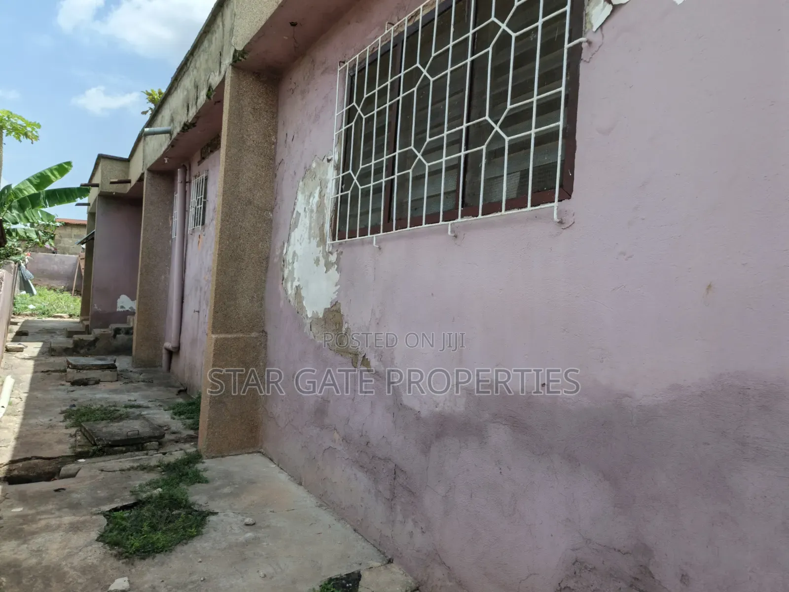 5bdrm House in Buokrom, Kumasi Metropolitan for sale