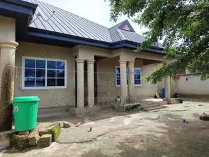 4bdrm House in Adesina Near Kenyasi, Kumasi Metropolitan for sale