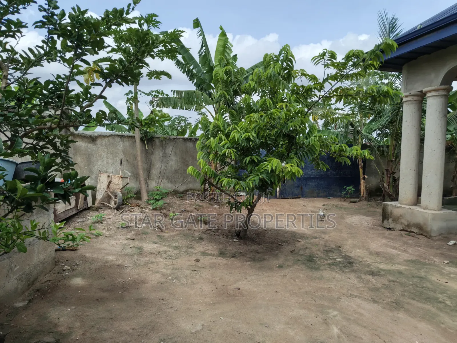 4bdrm House in Adesina Near Kenyasi, Kumasi Metropolitan for sale