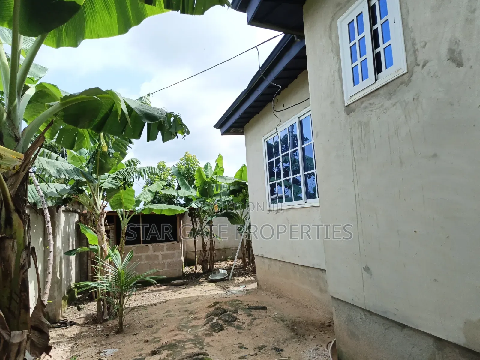 4bdrm House in Adesina Near Kenyasi, Kumasi Metropolitan for sale