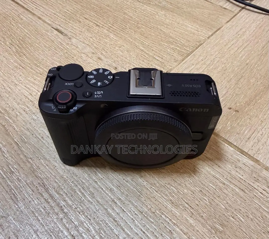 Canon Eos R50 v Mirrorless Camera With 14-30mm F/4-6.3 Lens