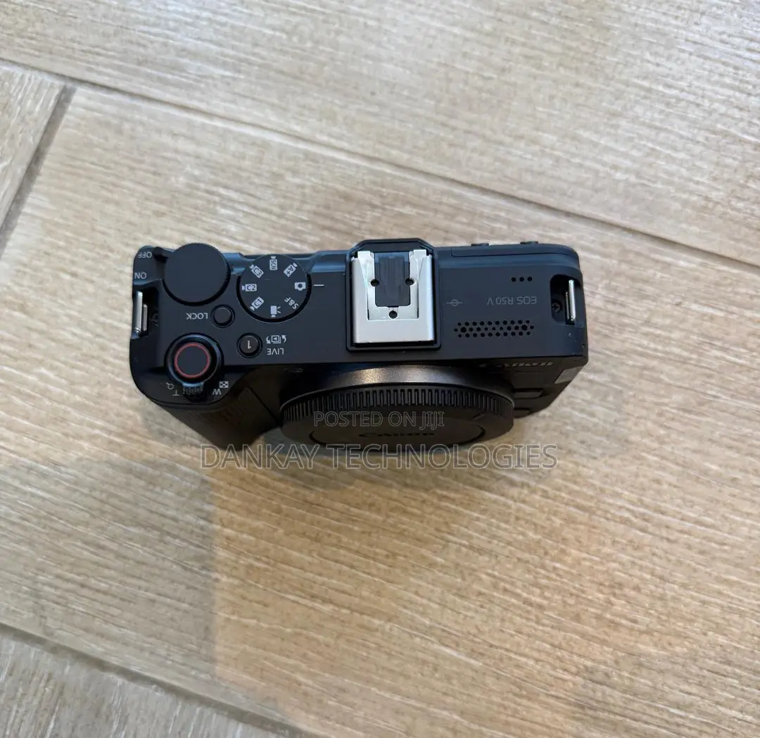 Canon Eos R50 v Mirrorless Camera With 14-30mm F/4-6.3 Lens