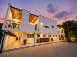 3bdrm Apartment in Osu Sunkwa Road for rent