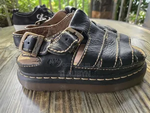 Dr Martens S
