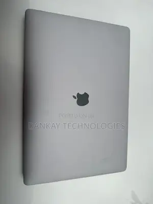 Laptop Apple MacBook Pro 16GB Intel Core i9 SSD 512GB
