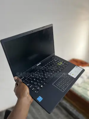 Laptop Asus A42F 4GB Intel Celeron SSD 140GB