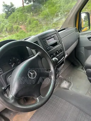 Mercedes-Benz Sprinter 3500 170 Cargo 2011 Yellow