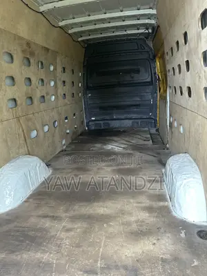 Mercedes-Benz Sprinter 3500 170 Cargo 2011 Yellow