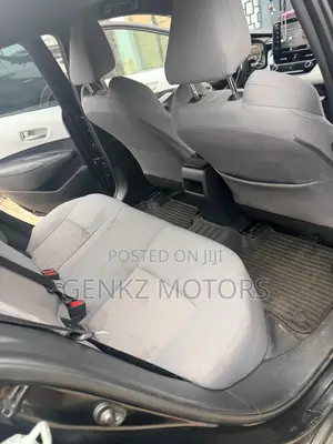 Toyota Corolla SE 2020 Blue