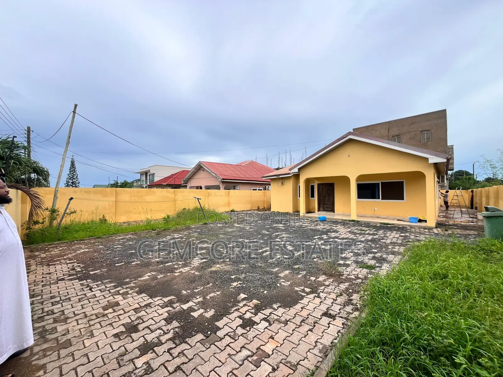 3bdrm House in West Trasacco, Ashaley Botwe for rent