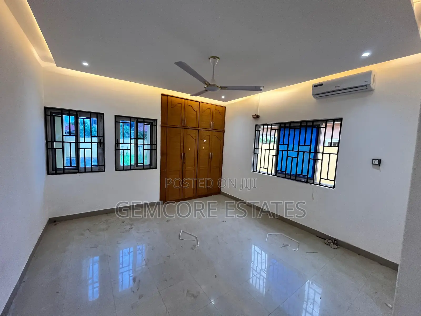 3bdrm House in West Trasacco, Ashaley Botwe for rent