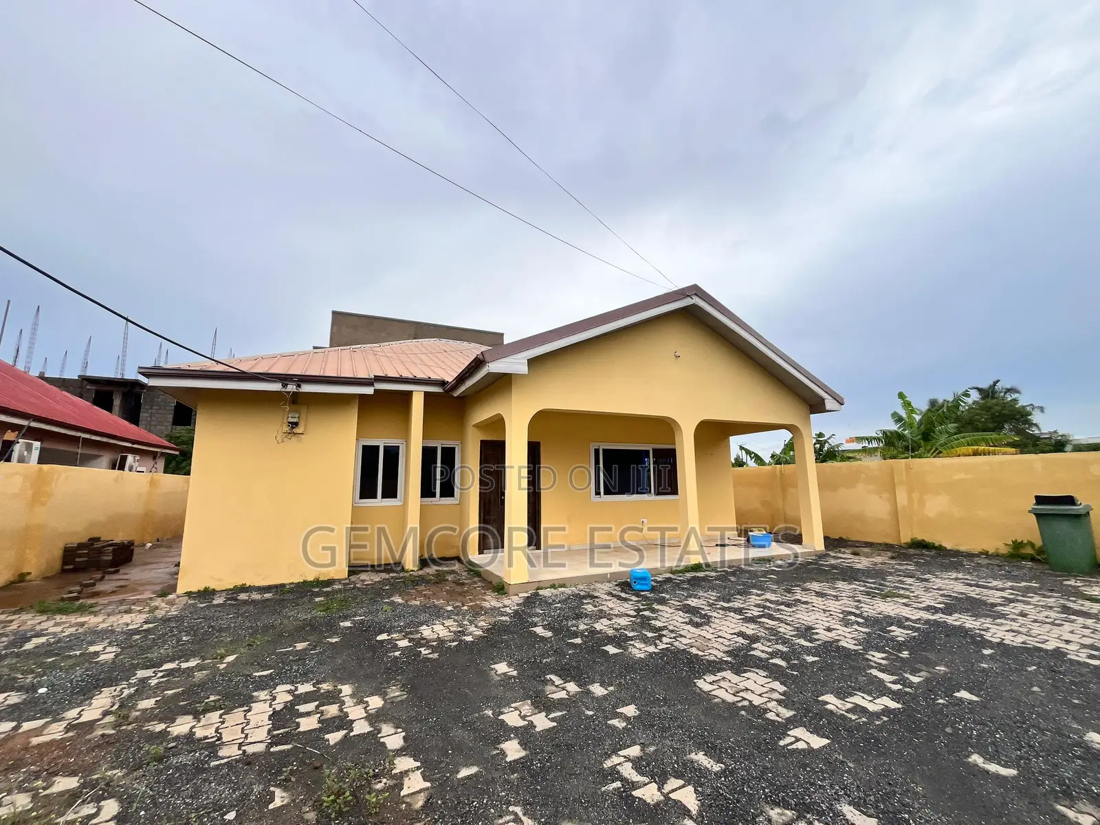 3bdrm House in West Trasacco, Ashaley Botwe for rent