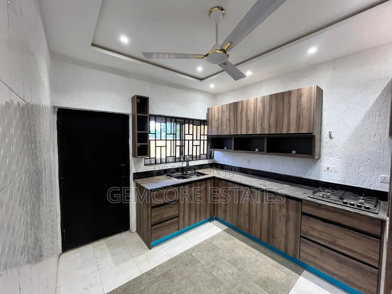 3bdrm House in West Trasacco, Ashaley Botwe for rent