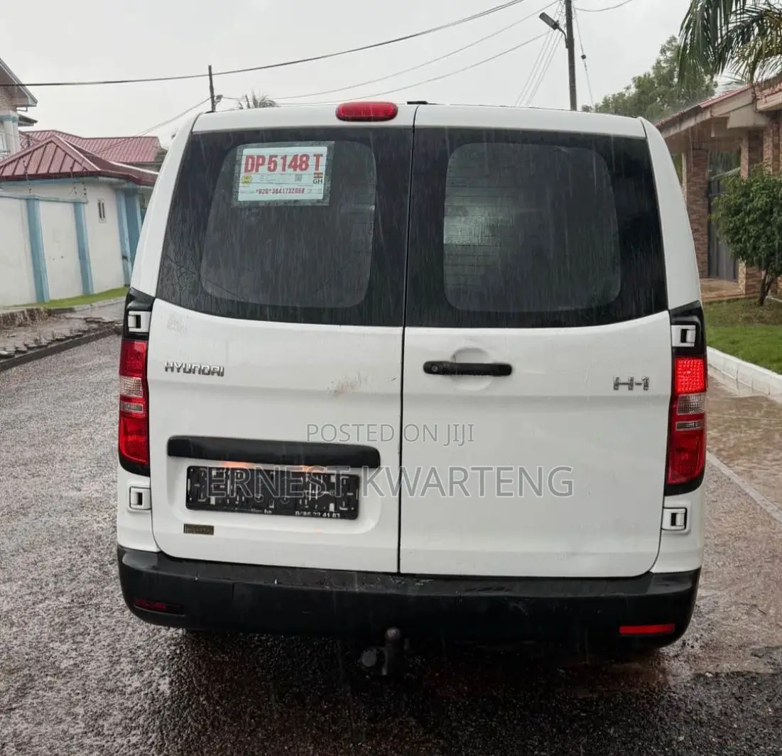 Hyundai H1 2009 White