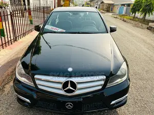 Mercedes-Benz C250 2014 Black