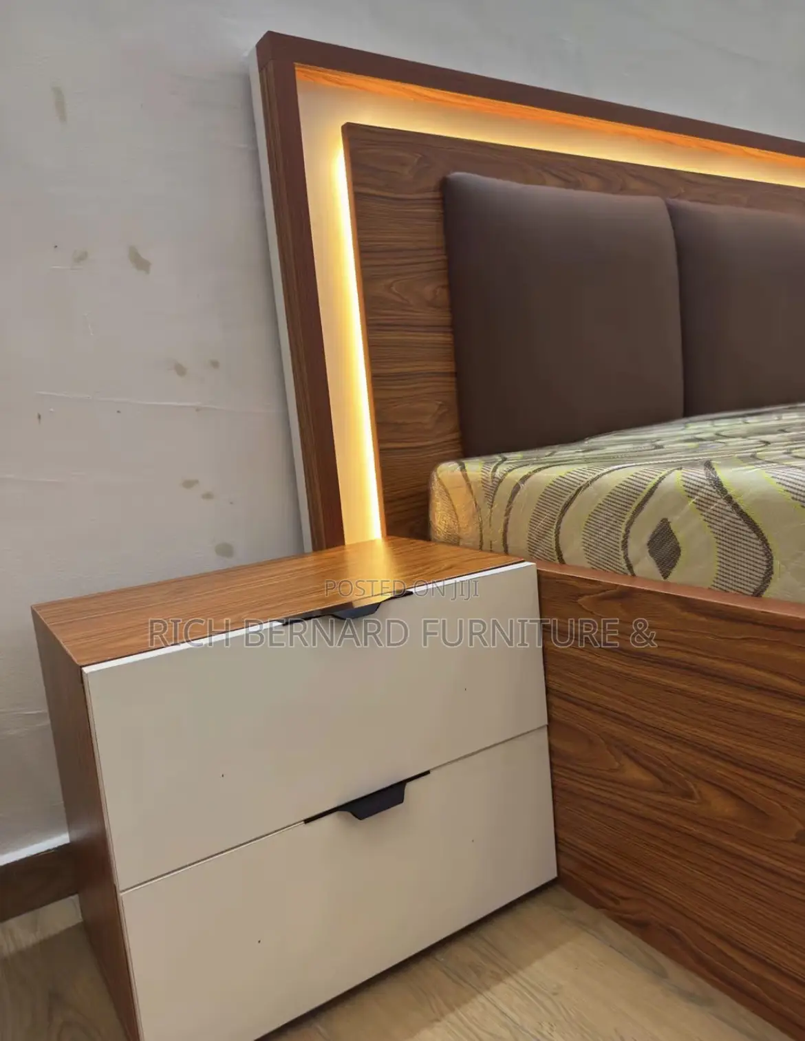 Modern Laminated Queen Size Bed