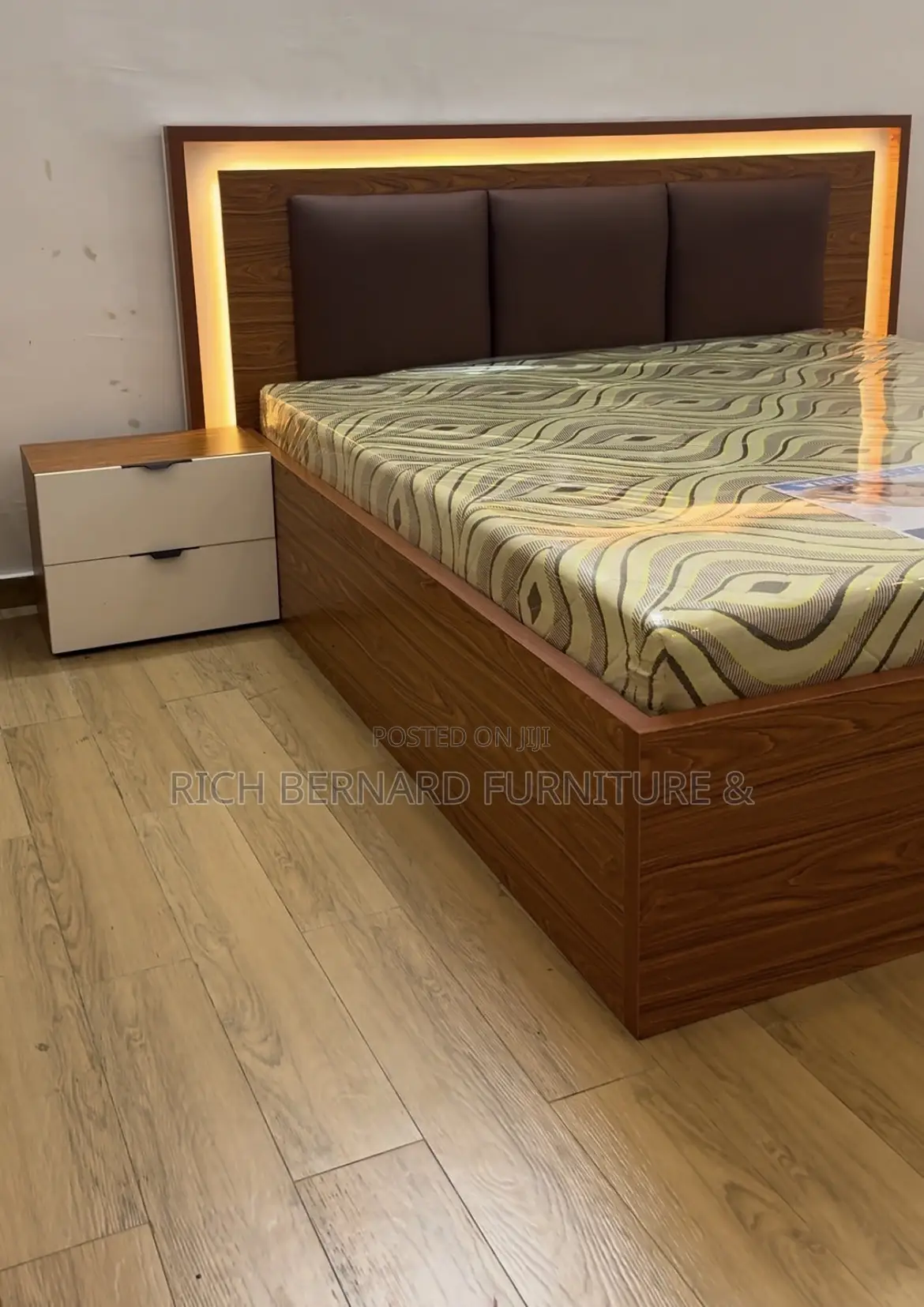 Modern Laminated Queen Size Bed
