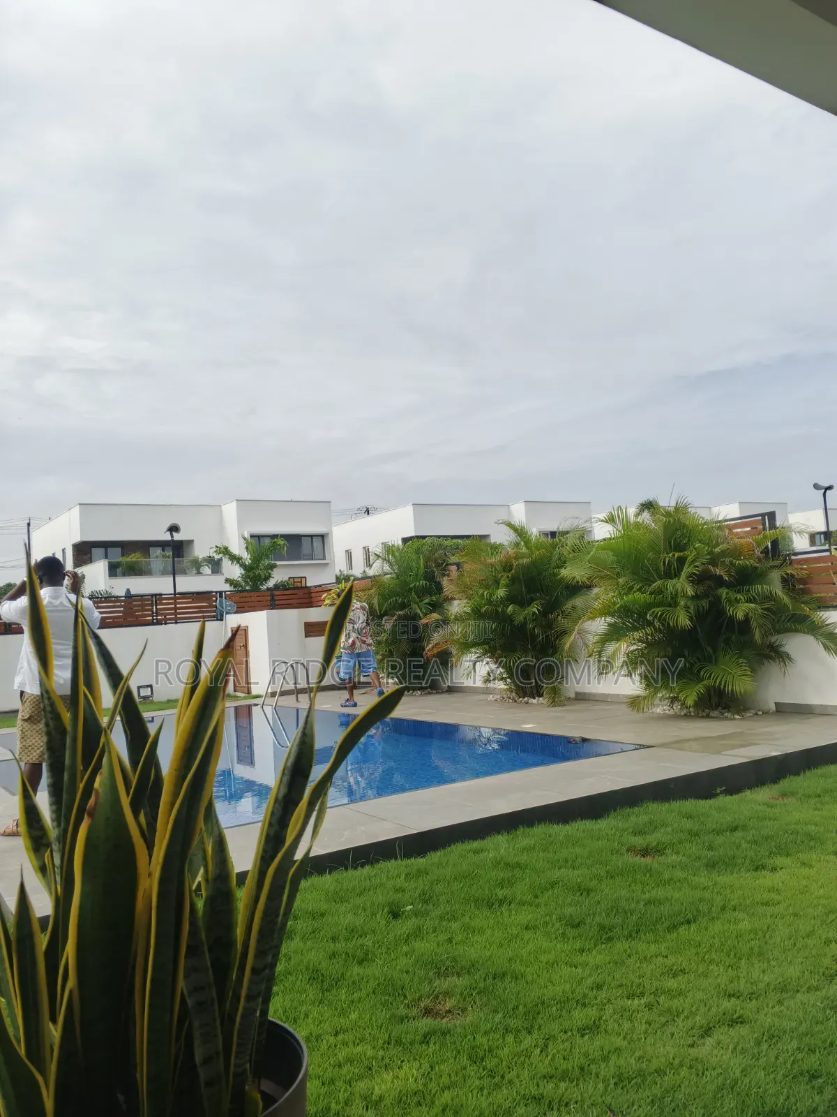 4bdrm Townhouse / Terrace in Tseaddo Roundabout, Accra Metropolitan