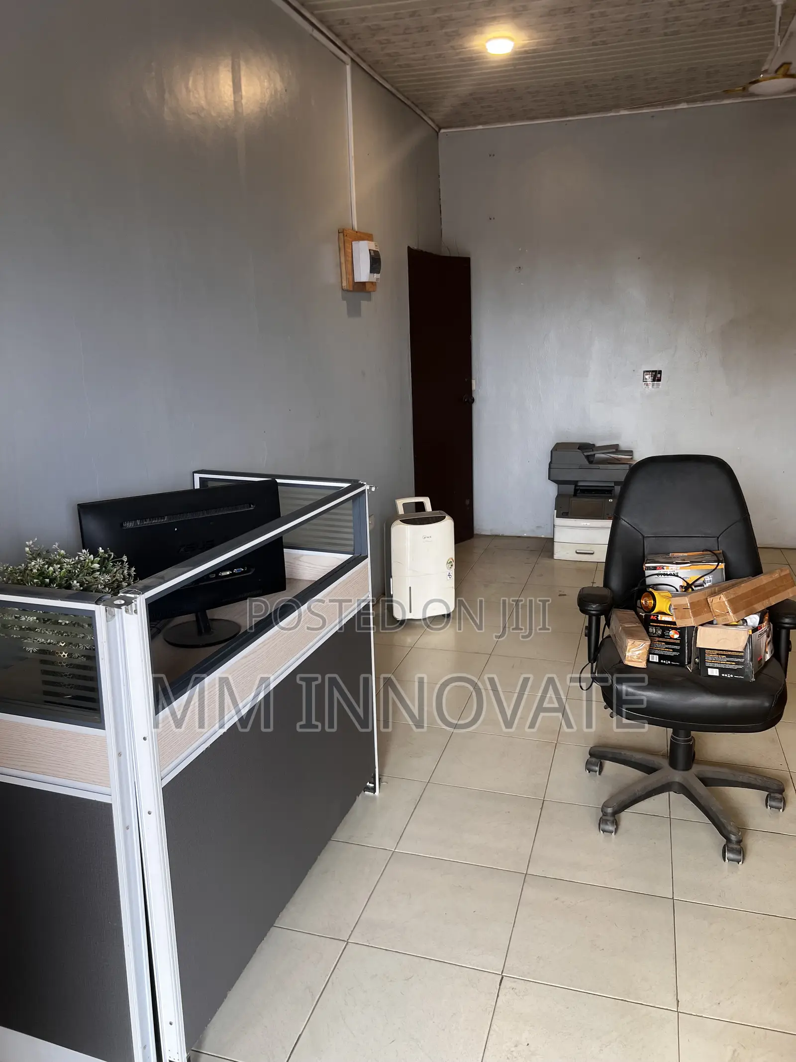 Store / Office for Rent