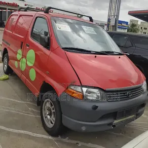 Toyota HiAce 2006 Red