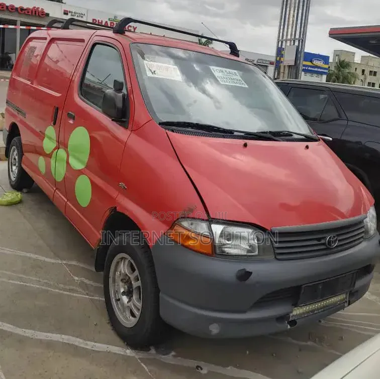 Toyota HiAce 2006 Red