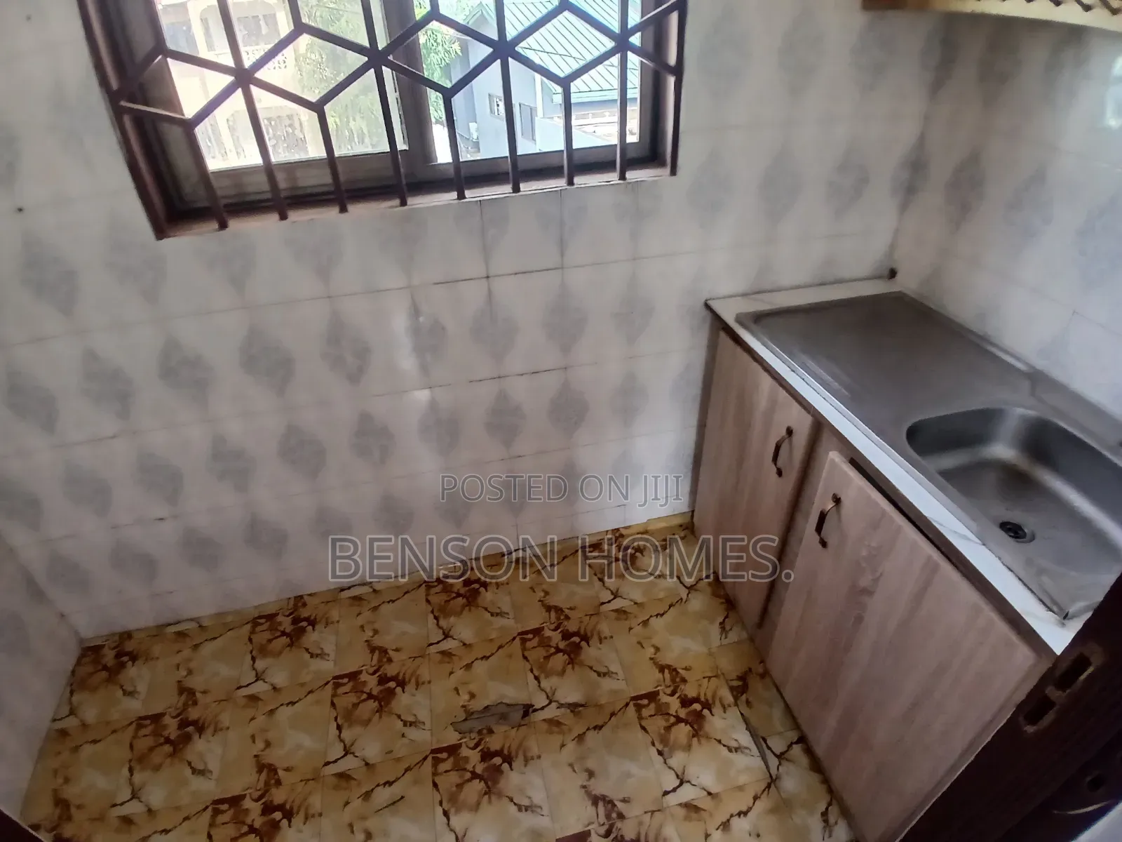1bdrm Apartment in Cemetery Area for rent