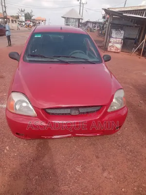 Kia Combi 2010 Red