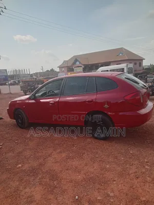 Kia Combi 2010 Red