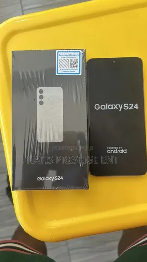 New Samsung Galaxy S24 128 GB Gold