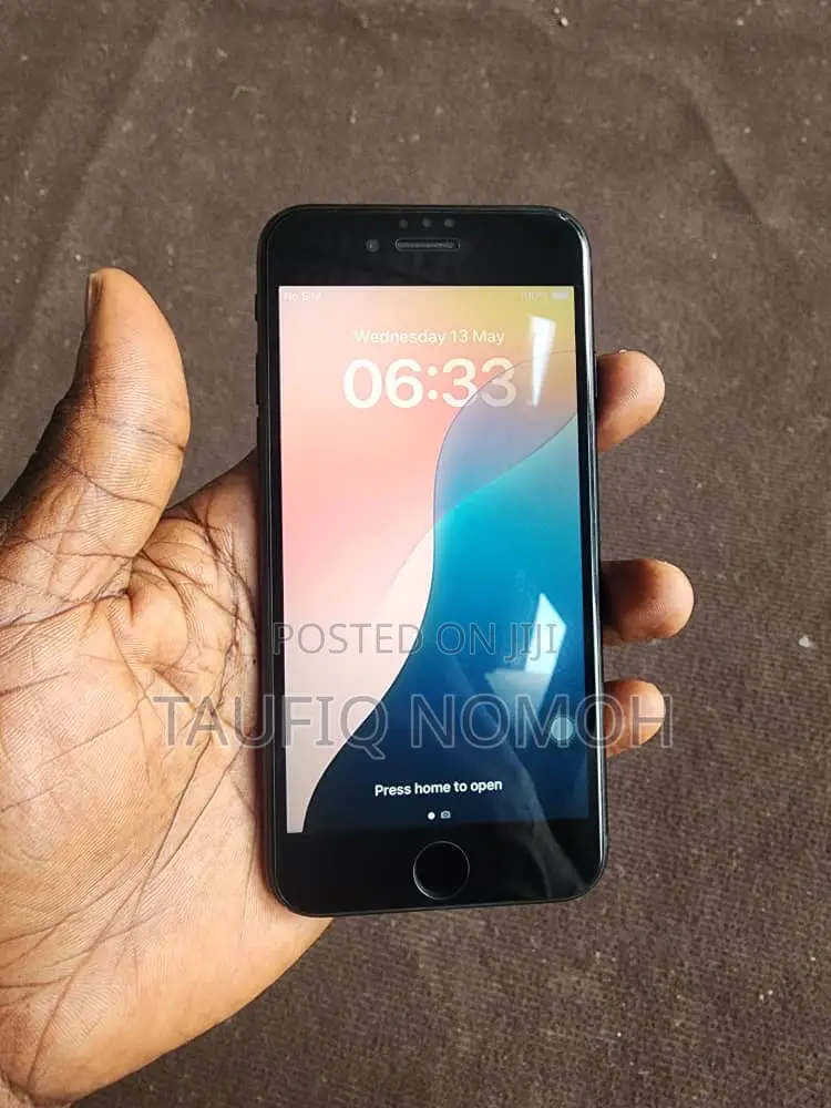 Apple iPhone SE (2020) 64 GB