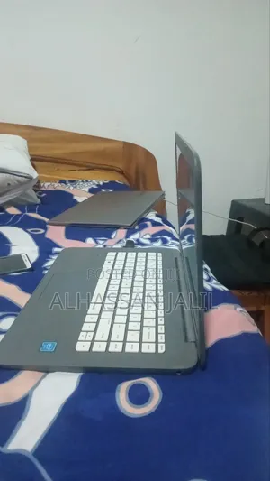 Laptop HP EliteBook 1050 G1 6GB HDD+SSD 40GB