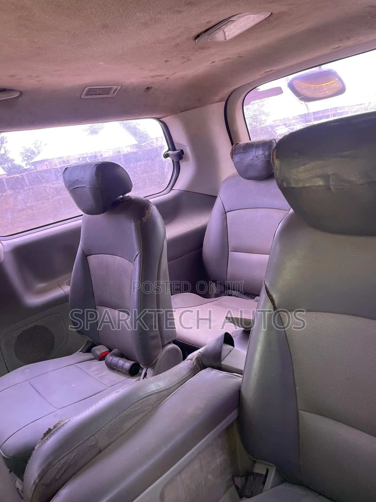 Hyundai Starex 2011 Yellow