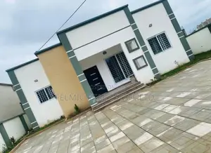 3bdrm House in Felmic Real Estate, Amasaman for sale