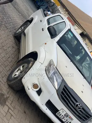 Toyota Hilux 2012 White