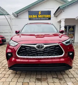 Toyota Highlander XLE 2021 Red