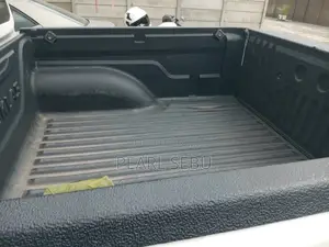 Nissan Navara 2022 White