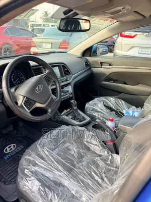 Hyundai Elantra Limited Sedan FWD (2.0L 4cyl 6A) 2017 Blue