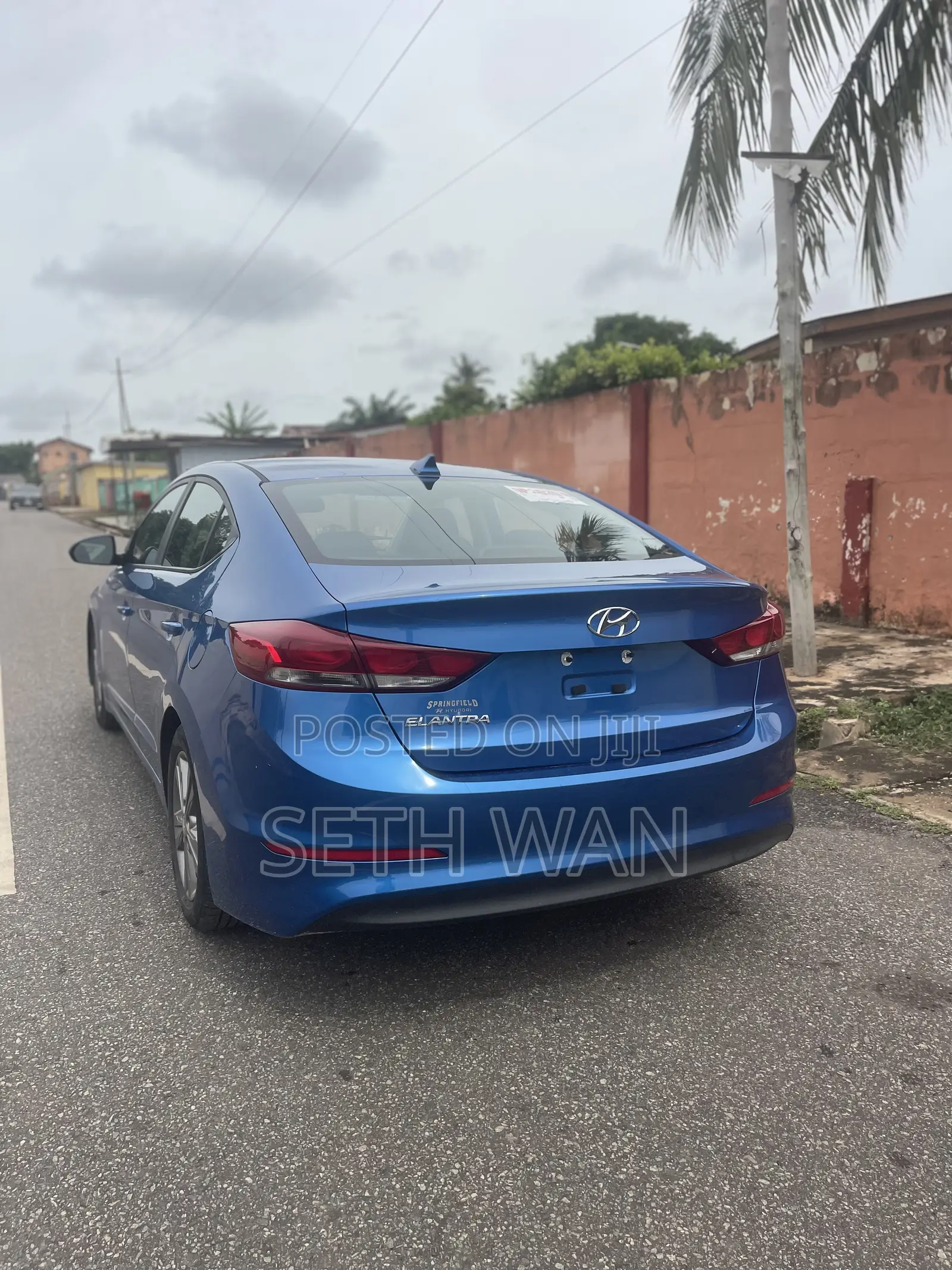 Hyundai Elantra Limited Sedan FWD (2.0L 4cyl 6A) 2017 Blue